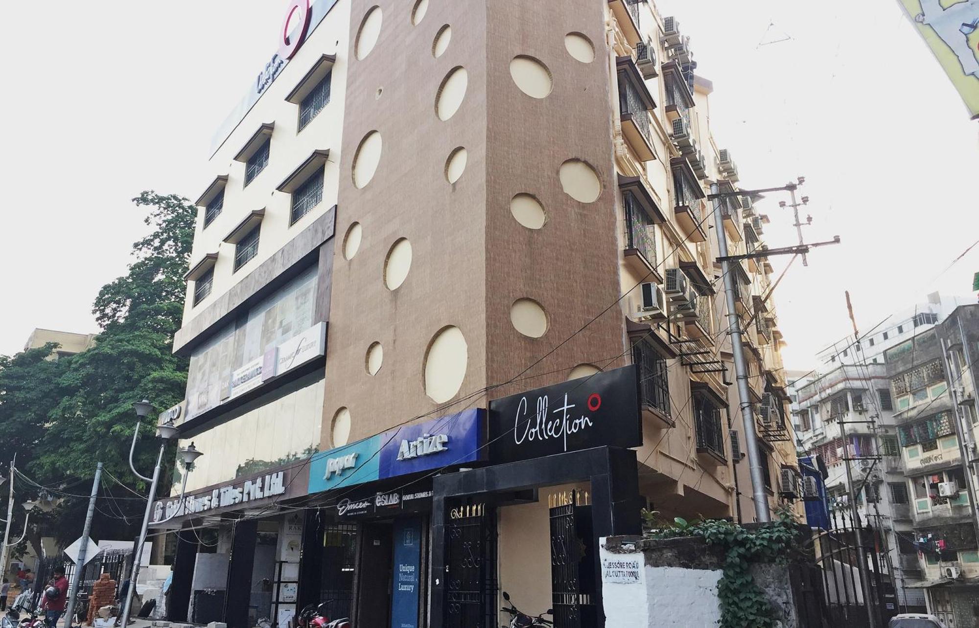 ホテル Super Collection O Gokul Residency Near Emami City Dumdum Opposite Raja Palace Dum Dum エクステリア 写真
