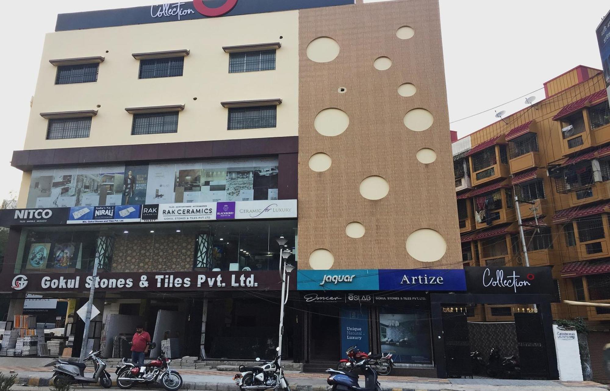 ホテル Super Collection O Gokul Residency Near Emami City Dumdum Opposite Raja Palace Dum Dum エクステリア 写真