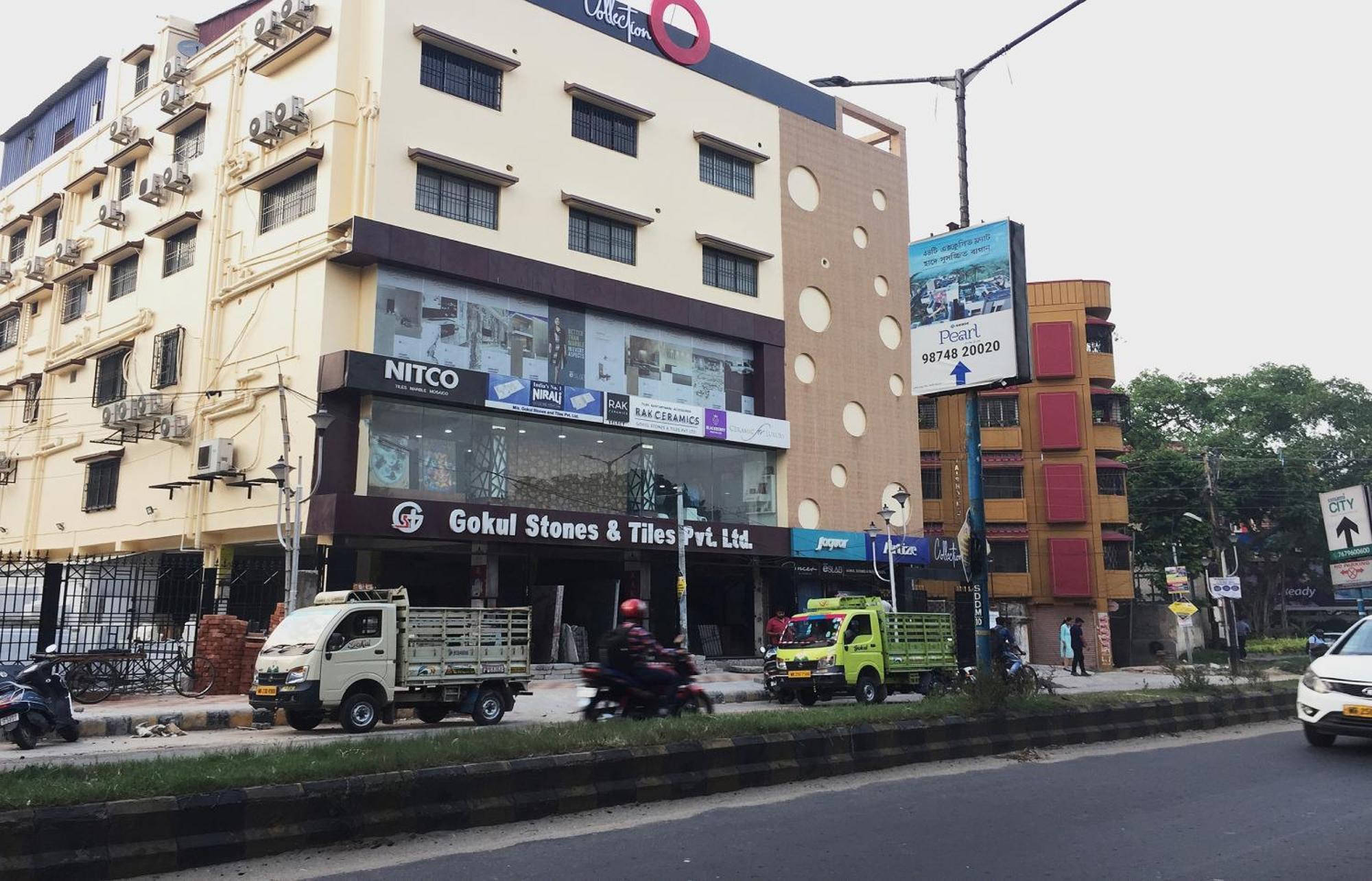ホテル Super Collection O Gokul Residency Near Emami City Dumdum Opposite Raja Palace Dum Dum エクステリア 写真