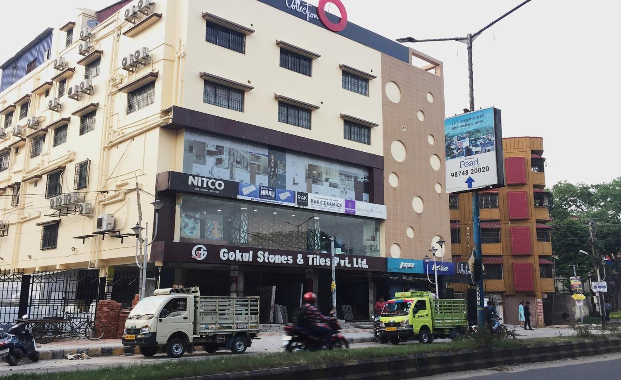 ホテル Super Collection O Gokul Residency Near Emami City Dumdum Opposite Raja Palace Dum Dum エクステリア 写真