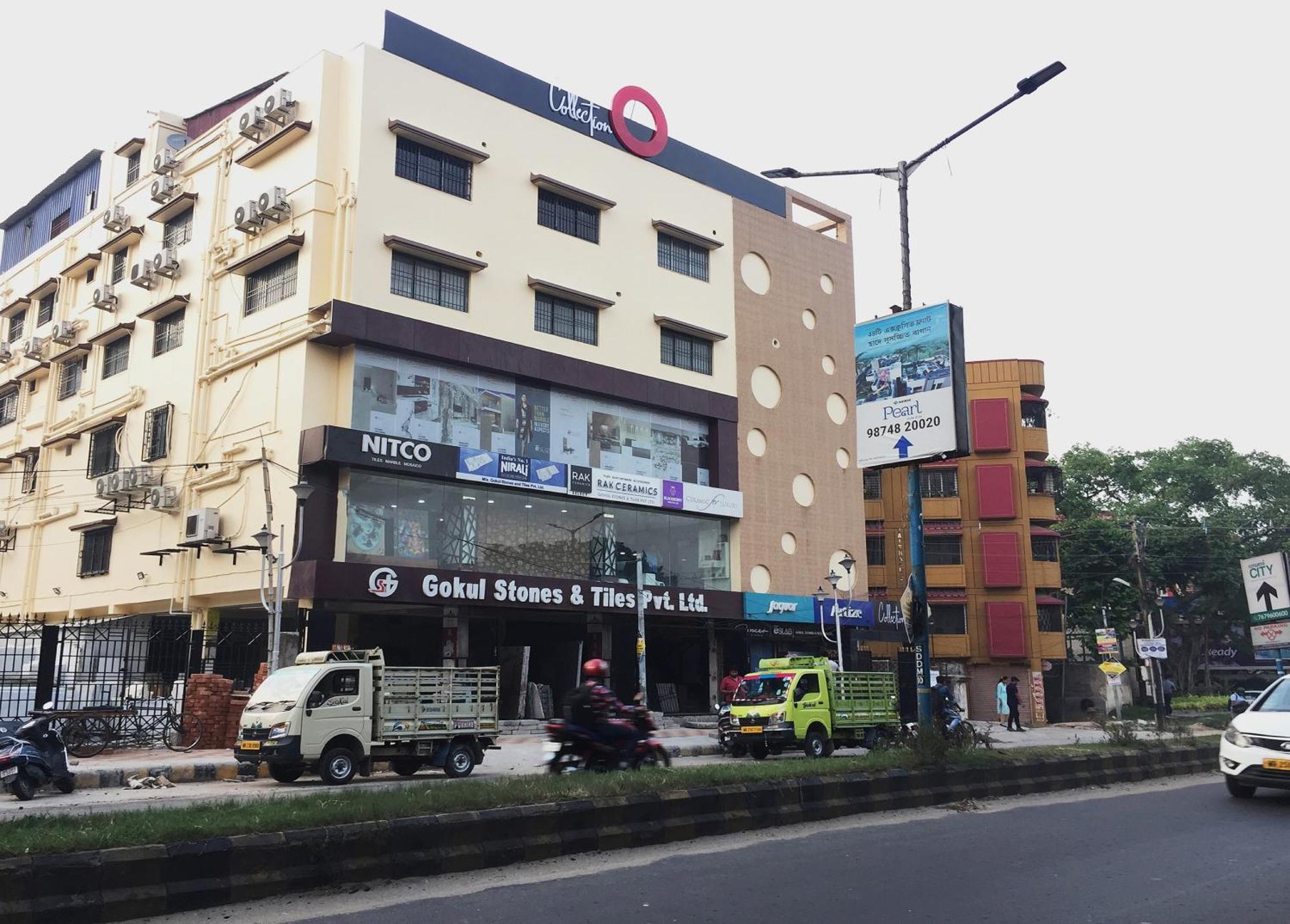 ホテル Super Collection O Gokul Residency Near Emami City Dumdum Opposite Raja Palace Dum Dum エクステリア 写真