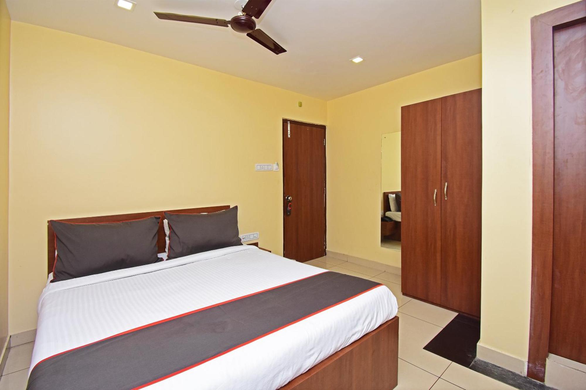 ホテル Super Collection O Gokul Residency Near Emami City Dumdum Opposite Raja Palace Dum Dum エクステリア 写真